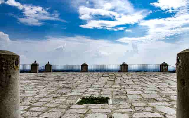 时尚搭衣技巧(40岁女人时尚穿搭技巧)